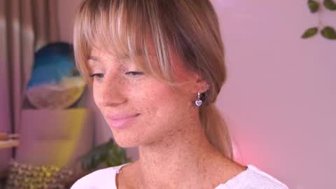 Snapshot of artease chatting on September 2025 07:13:02 AM Arti  Next Streams -  online show from September 2025 07:13:02 AM