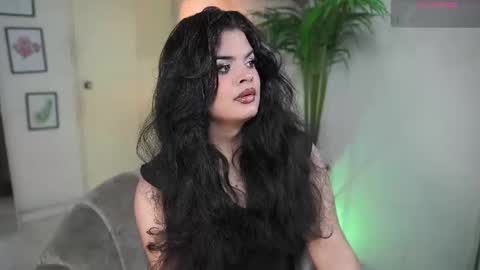 Chloe  online show from September 2025 06:20:02 PM