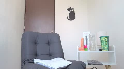   online show from October 2025 02:35:01 PM