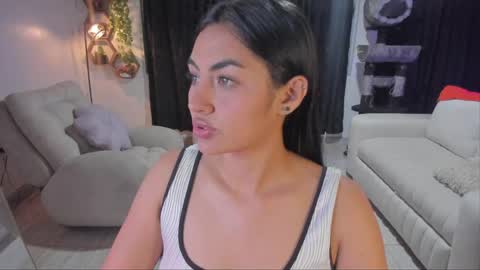 Snapshot of artemis_020 chatting on April 2026 04:29:01 AM FENIX online show from April 2026 04:29:01 AM