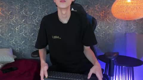 arthurcox_ online show from November 2025 07:45:02 PM