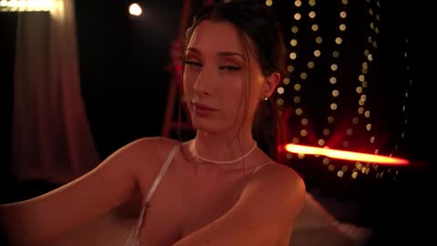 Marlene online show from December 2025 02:07:02 AM