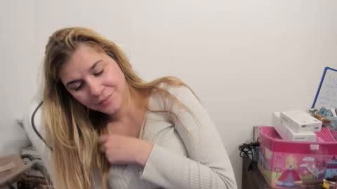 MIA online show from October 2025 10:21:01 PM