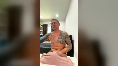 Snapshot of arunboy81 chatting on May 2026 05:45:02 AM Lucash413 online show from May 2026 05:45:02 AM