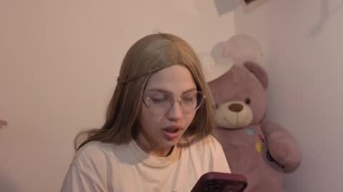 Snapshot of ary1_ chatting on January 2026 04:50:02 AM Ary online show from January 2026 04:50:02 AM