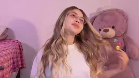 Snapshot of ary1_ chatting on March 2026 07:42:02 AM Ary online show from March 2026 07:42:02 AM