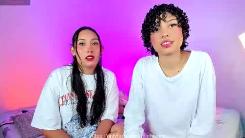 Snapshot of ary_and_kel chatting on October 2025 11:59:01 PM Ariana and Kelsieh online show from October 2025 11:59:01 PM