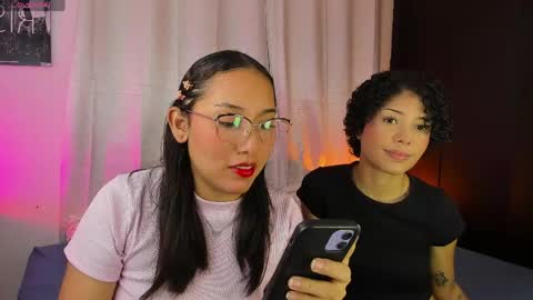 Snapshot of ary_and_kel chatting on April 2026 04:35:01 AM Ariana and Kelsieh online show from April 2026 04:35:01 AM