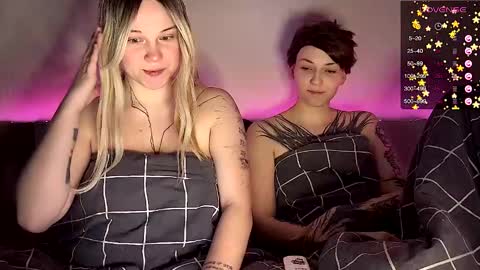 Arya brunett and Cassie blond online show from December 2024 05:15:01 AM