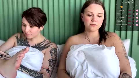 Arya brunett and Cassie blond online show from September 2025 09:43:02 AM