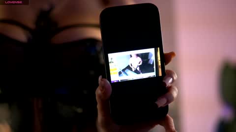 Lunaa  online show from February 2025 02:19:01 AM