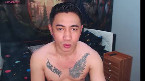 Snapshot of asanhardasrock chatting on October 2025 09:32:01 AM joe eros online show from October 2025 09:32:01 AM