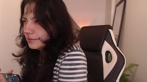 Snapshot of asaray_t chatting on April 2026 02:22:01 PM Saray online show from April 2026 02:22:01 PM