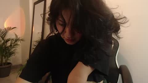 Snapshot of asaray_t chatting on May 2026 01:03:01 AM Saray online show from May 2026 01:03:01 AM