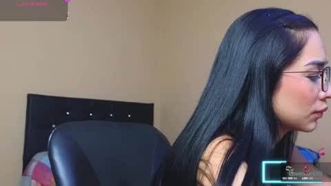 Snapshot of asenaesmee chatting on February 2025 04:33:02 AM Asena online show from February 2025 04:33:02 AM