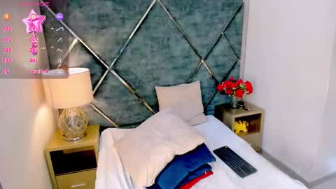 Ash Monroee  online show from December 2025 01:50:02 PM