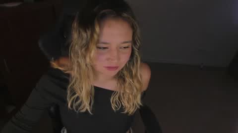 Snapshot of ash_smith1 chatting on January 2025 10:25:02 PM ash_smith1 online show from January 2025 10:25:02 PM