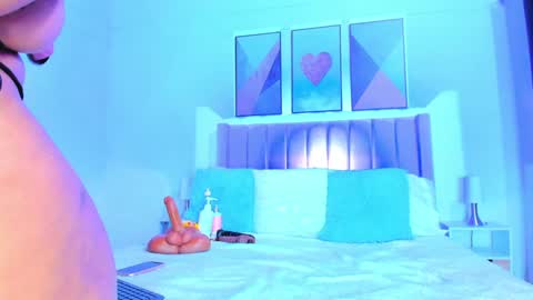 Snapshot of ashasinclair chatting on January 2025 03:50:02 AM Asha online show from January 2025 03:50:02 AM