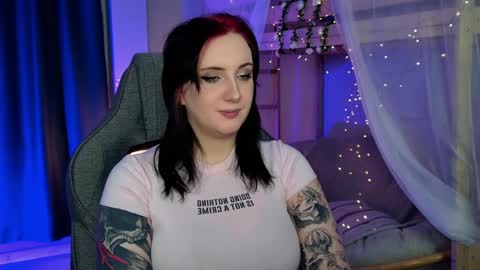 Snapshot of asheluck chatting on April 2026 12:19:02 AM AshleyAshe online show from April 2026 12:19:02 AM