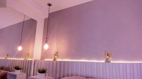 I am Ashley online show from November 2025 07:35:01 PM