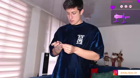 Ashley And Ryan  online show from November 2025 09:28:01 PM