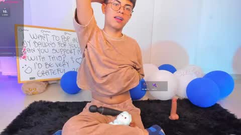 Snapshot of asher_you chatting on May 2026 04:30:01 AM Asher online show from May 2026 04:30:01 AM