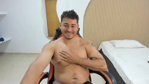 Snapshot of ashlan_king chatting on April 2026 08:15:01 PM ashlan_king online show from April 2026 08:15:01 PM