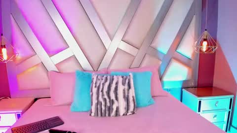 Snapshot of ashleey_bell_ chatting on August 2026 01:43:01 PM Ashley online show from August 2026 01:43:01 PM