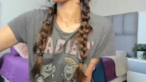 Carolina  online show from December 2024 10:01:01 PM