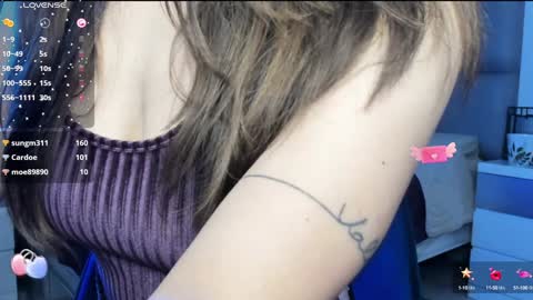 Carolina  online show from February 2025 01:22:01 AM