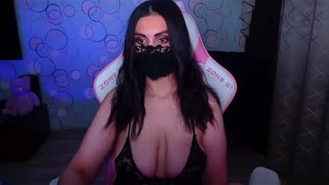   Yasmina   online show from October 2025 02:47:02 AM