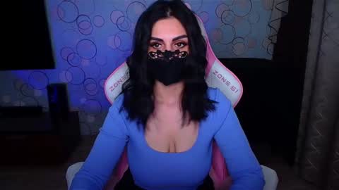   Yasmina   online show from December 2025 04:19:01 AM