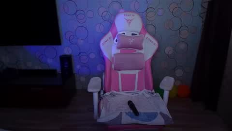   Yasmina   online show from April 2026 05:41:02 AM