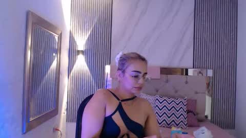 ashley__tylor online show from February 2026 01:03:02 AM