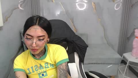 ashley_blum_v online show from November 2025 01:20:02 AM