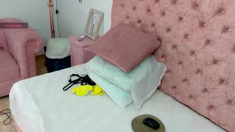 Snapshot of ashley_jonnes_ chatting on March 2026 01:44:01 AM ASHLEY online show from March 2026 01:44:01 AM