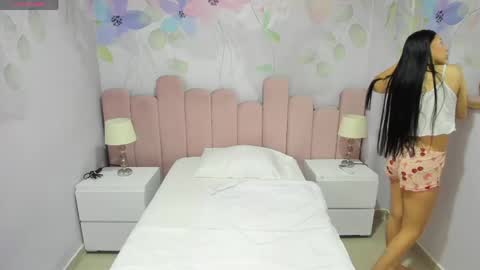 ASHLEY online show from April 2026 01:44:01 AM