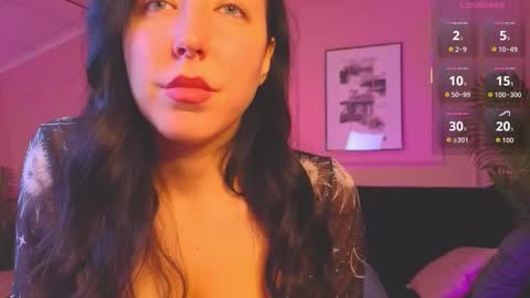 Ashley online show from November 2025 09:07:01 PM