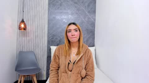 ashley_miller26 online show from January 2025 12:01:01 PM