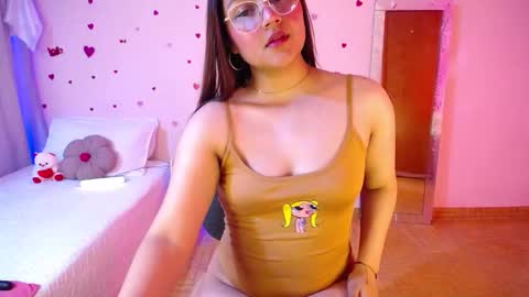 Ashlei Evanz online show from November 2025 05:17:01 AM