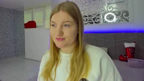 AshleyJonse online show from December 2025 06:18:01 AM