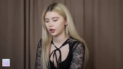 Snapshot of ashleyniko chatting on November 2025 04:29:01 PM AshleyNiko online show from November 2025 04:29:01 PM