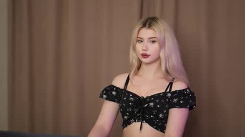 Snapshot of ashleyniko chatting on November 2025 07:08:02 PM AshleyNiko online show from November 2025 07:08:02 PM