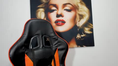 Snapshot of ashleytravis_ chatting on January 2025 02:53:01 AM online show from January 2025 02:53:01 AM