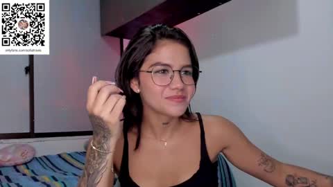 Snapshot of ashleytravis_ chatting on February 2025 04:14:01 AM online show from February 2025 04:14:01 AM