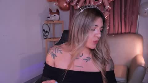 Snapshot of ashleyvalirya chatting on October 2025 04:20:01 AM Ashley Lauren online show from October 2025 04:20:01 AM