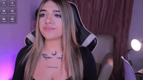 Snapshot of ashleyvalirya chatting on November 2025 03:56:01 AM Ashley Lauren online show from November 2025 03:56:01 AM