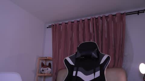 Snapshot of ashleyvalirya chatting on November 2025 09:42:02 AM Ashley Lauren online show from November 2025 09:42:02 AM