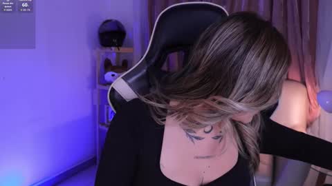 Snapshot of ashleyvalirya chatting on December 2025 04:09:01 AM Ashley Lauren online show from December 2025 04:09:01 AM