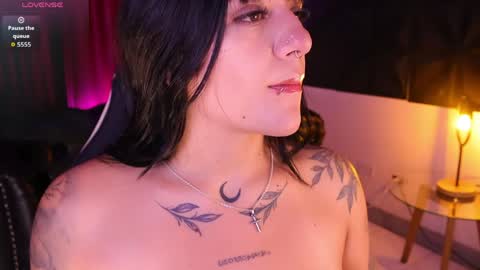 Ashley Lauren online show from April 2026 07:43:01 PM